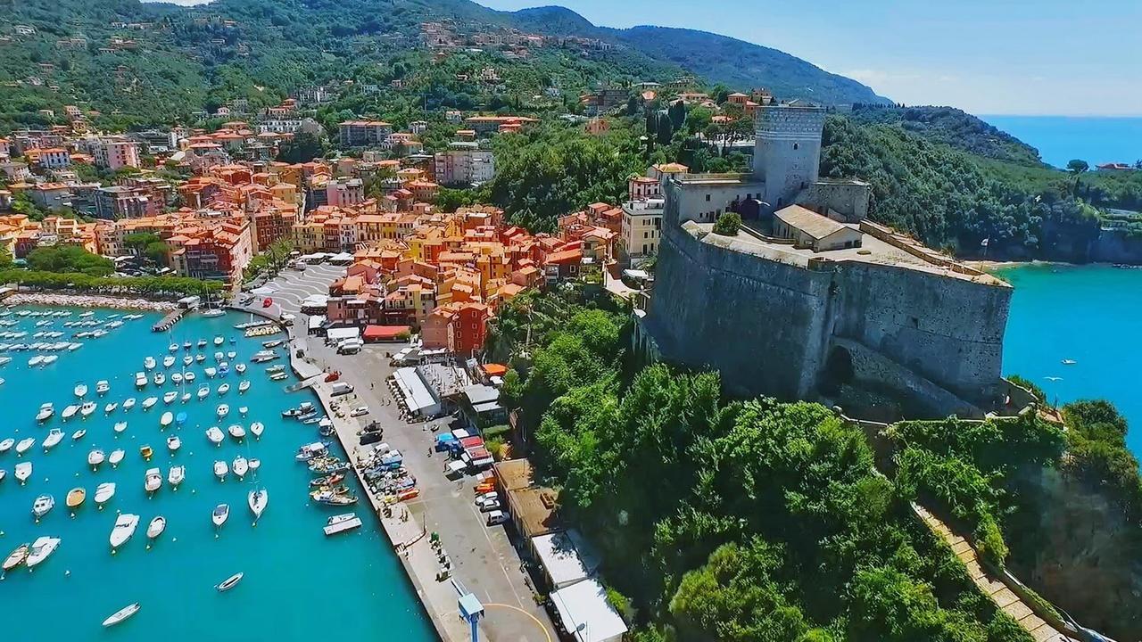 Affittacamere La Baia Di Леричи Екстериор снимка